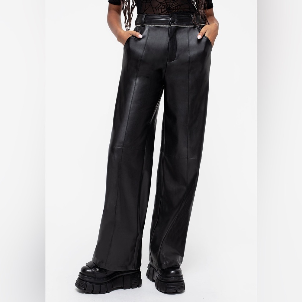 Rapture Zipper Leather Trousers Sz 12 – Bold Faux Leather, Edgy Zip Detail